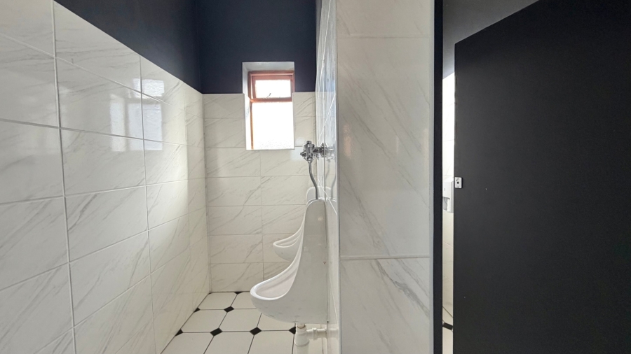 To Let Commercial Property for Rent in Somerset West Western Cape